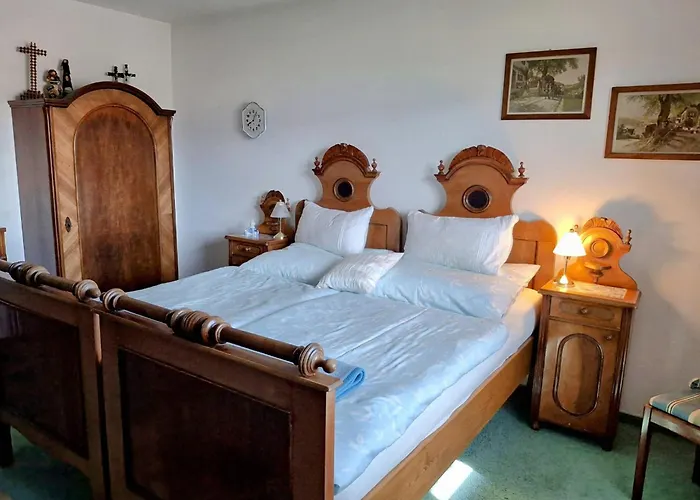 Mathilde Am Daire Attersee