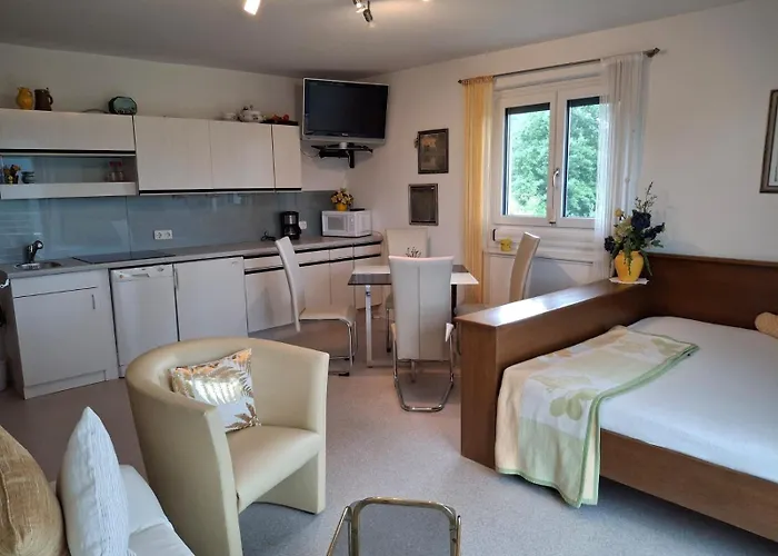 Mathilde Am Daire Attersee